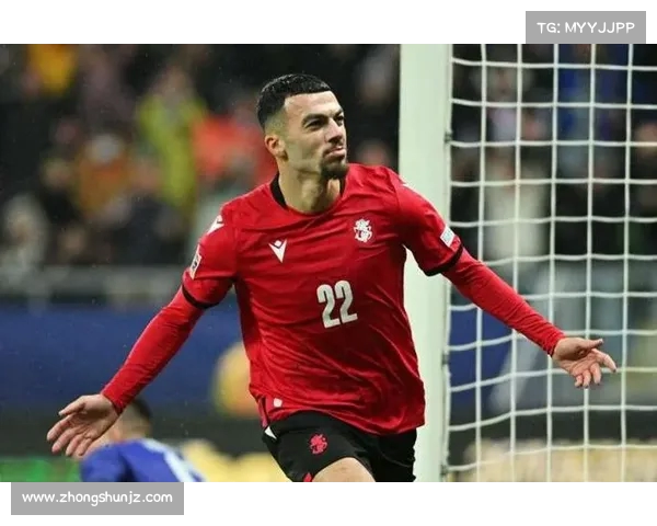 意媒透露胡安卢将接过塞维利亚16号球衣或暗示留队为核心球员 意媒透露胡安卢将接过塞维利亚16号球衣或暗示留队为核心球员