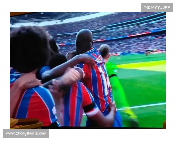 水晶宫门将亨德森点球小抄曝光:萨拉赫偏爱右侧罚球技巧揭秘 水晶宫门将亨德森点球小抄曝光:萨拉赫偏爱右侧罚球技巧揭秘